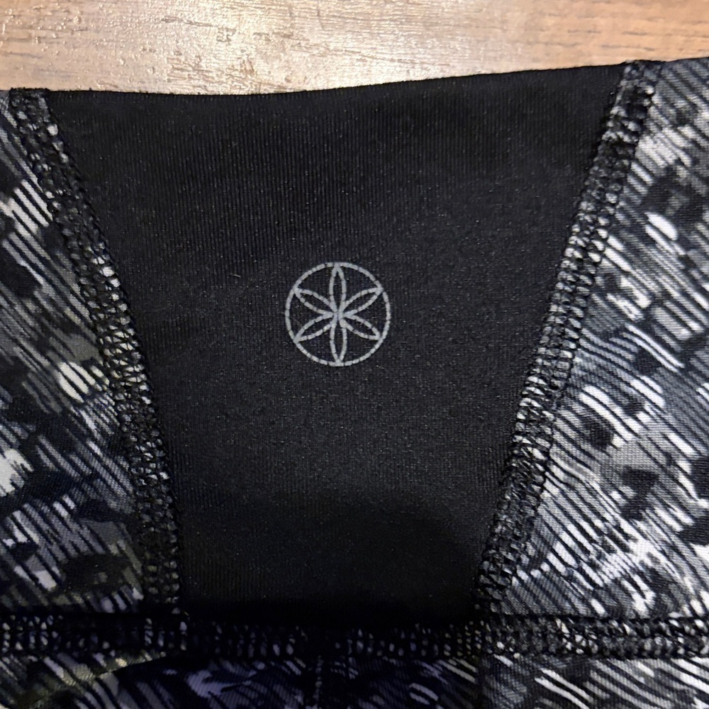 Gaiam Charcoal and Black Patterned Leggings - Picture 4 of 4